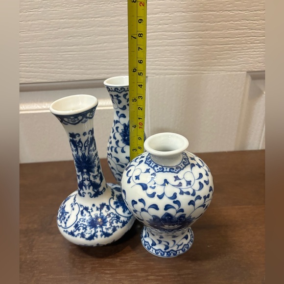 3 Japanese Blue & White Porcelain Bud Vases, Small Vases. - Picture 12 of 12